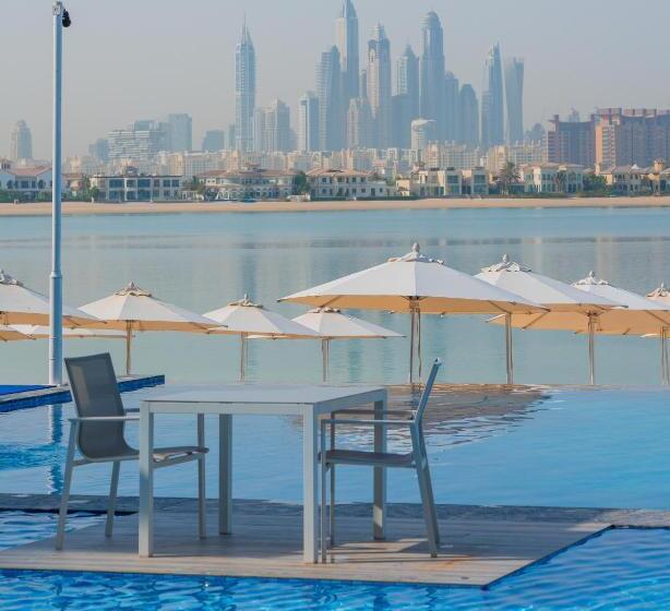 C Central Hotel And Resort The Palm