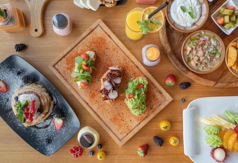 C Central Hotel And Resort The Palm