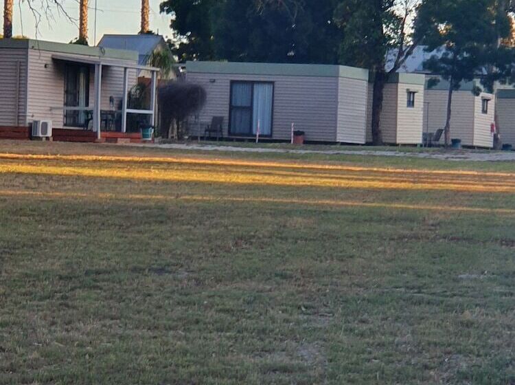 هتل Pioneer Tourist Park