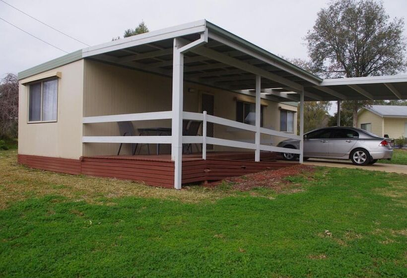 هتل Pioneer Tourist Park