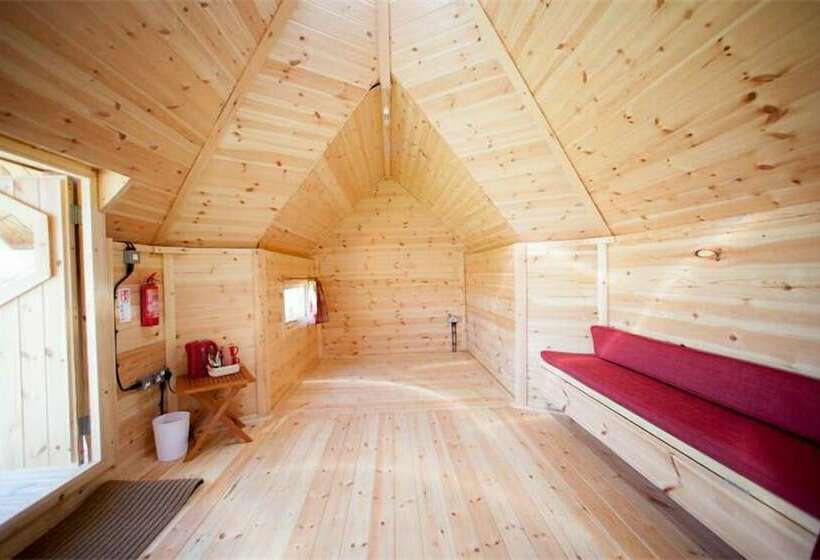 Отель Ernest S Retreat Glamping Site