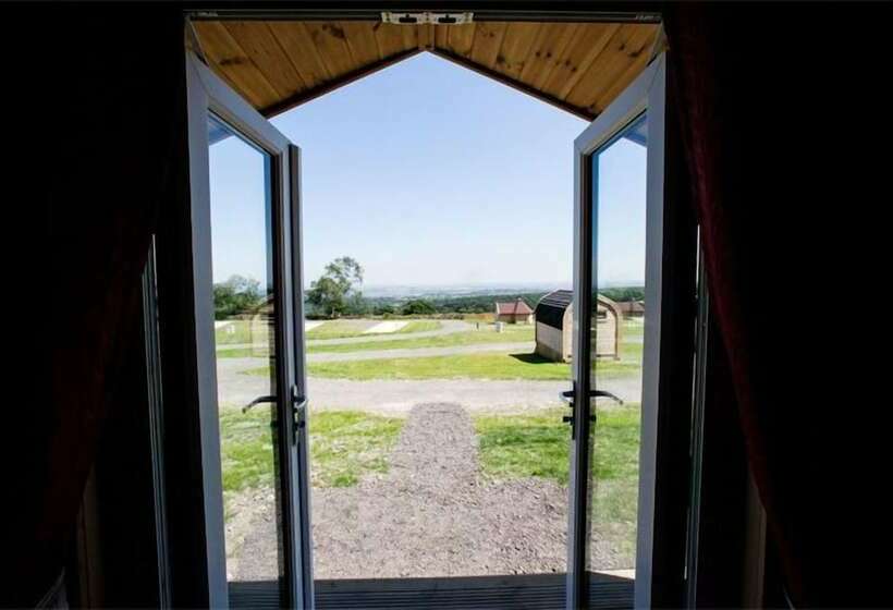 Отель Ernest S Retreat Glamping Site