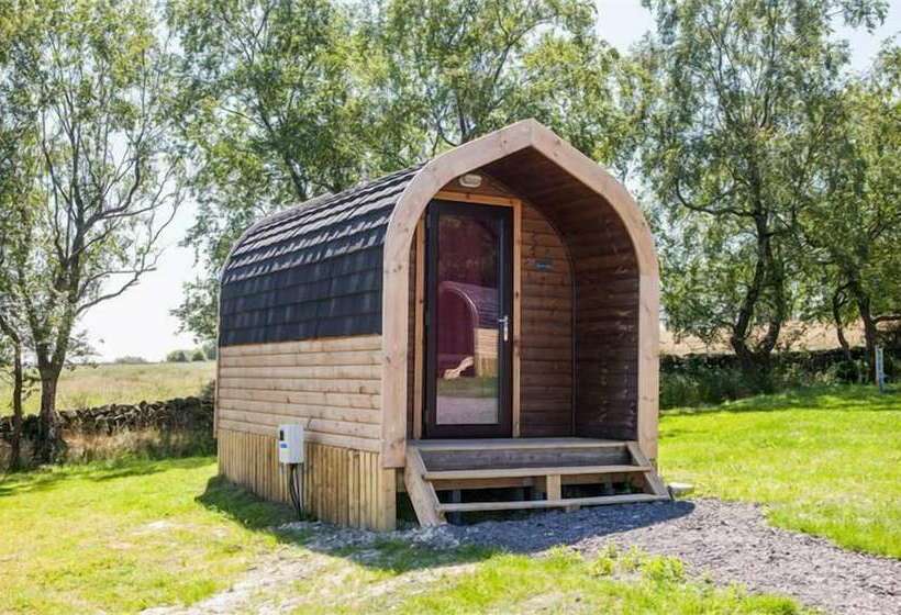 Отель Ernest S Retreat Glamping Site