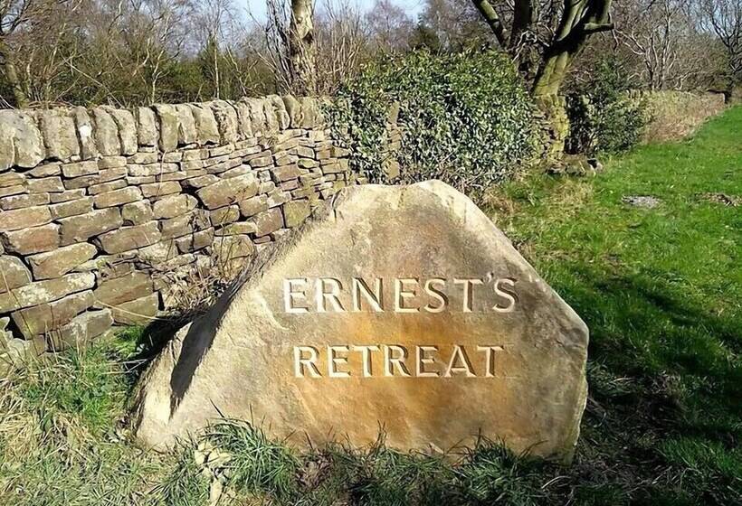 Отель Ernest S Retreat Glamping Site