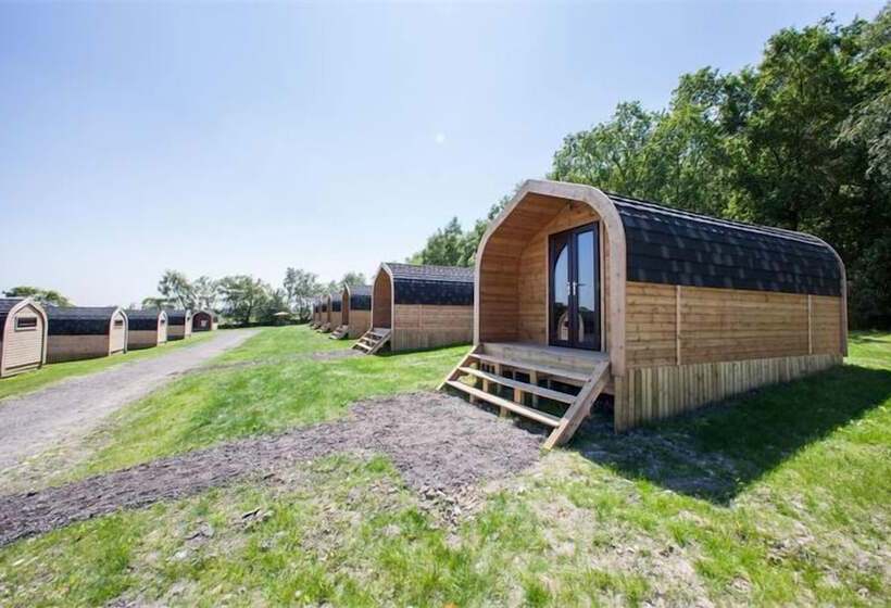 Отель Ernest S Retreat Glamping Site