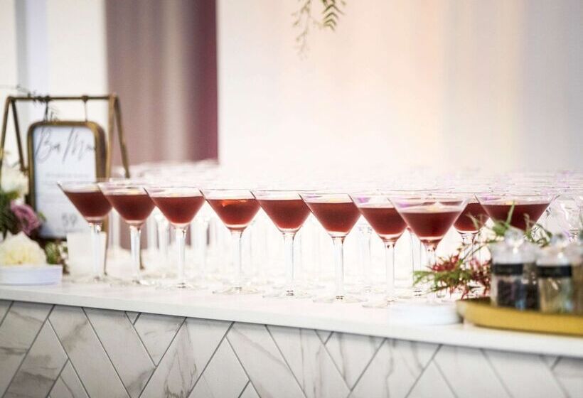 هتل Mercure Canberra Belconnen