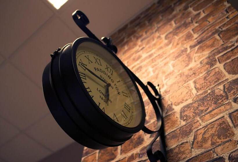 London Mini Hotel   Hostel