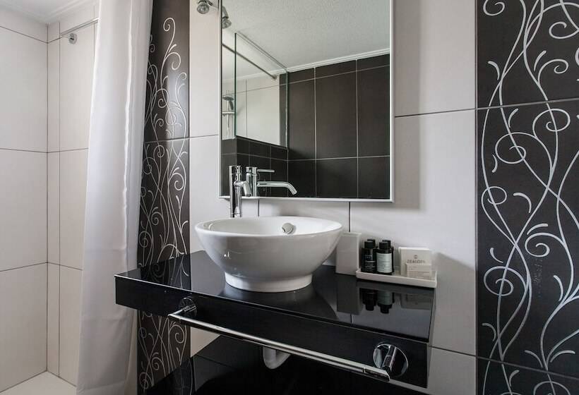 Modernized & Spacious 2bd Apartment In Chalandri By Upstreet