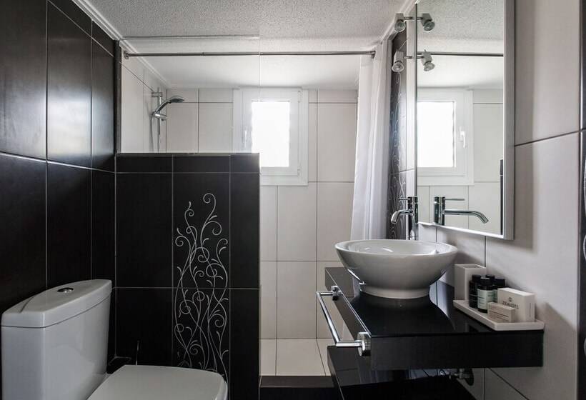 Modernized & Spacious 2bd Apartment In Chalandri By Upstreet