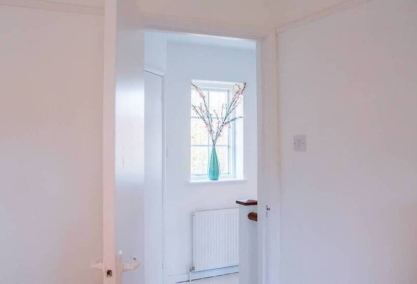 Partridge Cottage, Shottisham