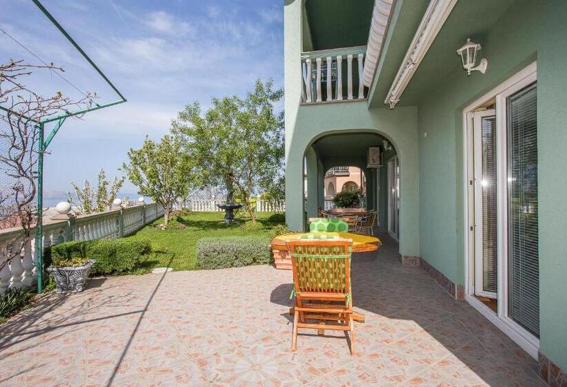 פנסיון Apartments Bionda