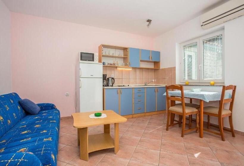 פנסיון Apartments Bionda