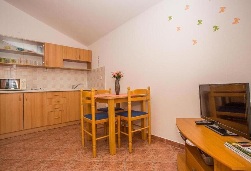 פנסיון Apartments Bionda