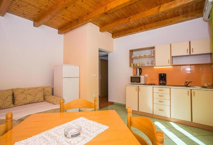 פנסיון Apartments Bionda