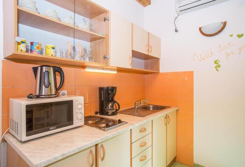 פנסיון Apartments Bionda