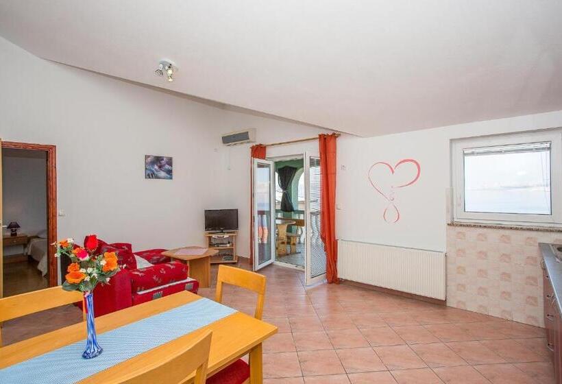 פנסיון Apartments Bionda