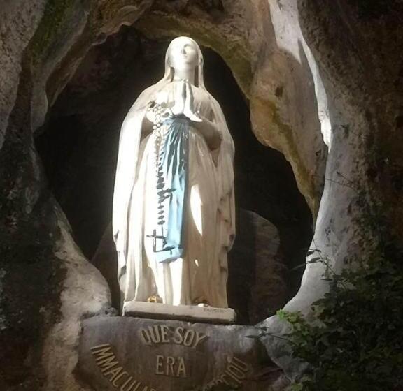 פנסיון La Sainte Famille