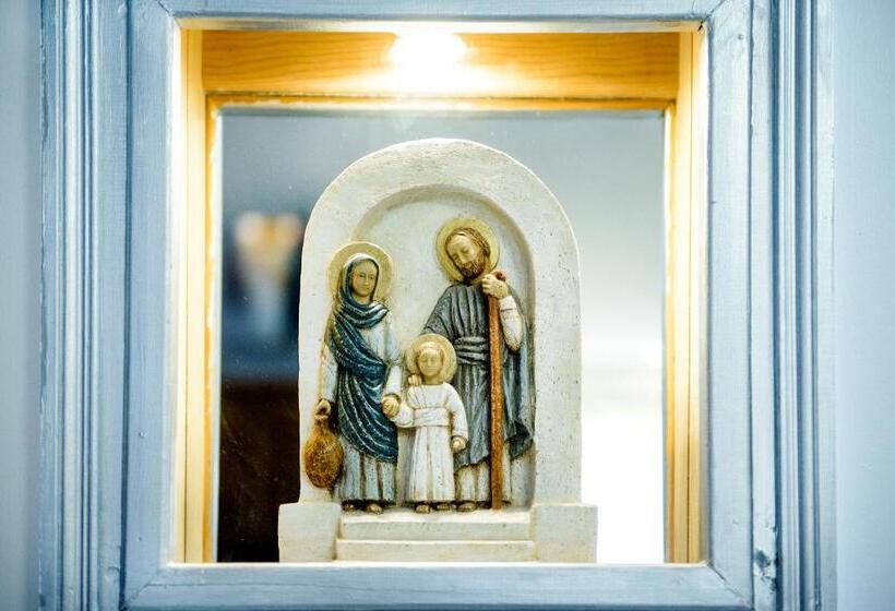 פנסיון La Sainte Famille