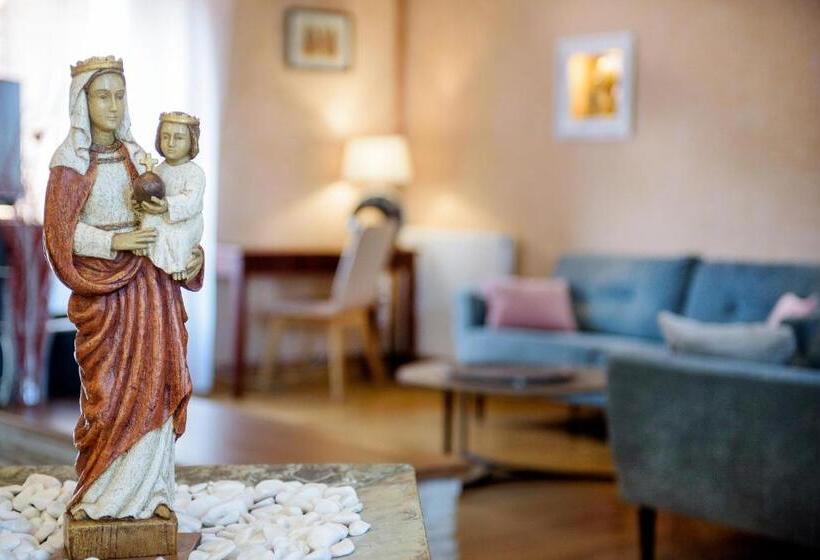 פנסיון La Sainte Famille