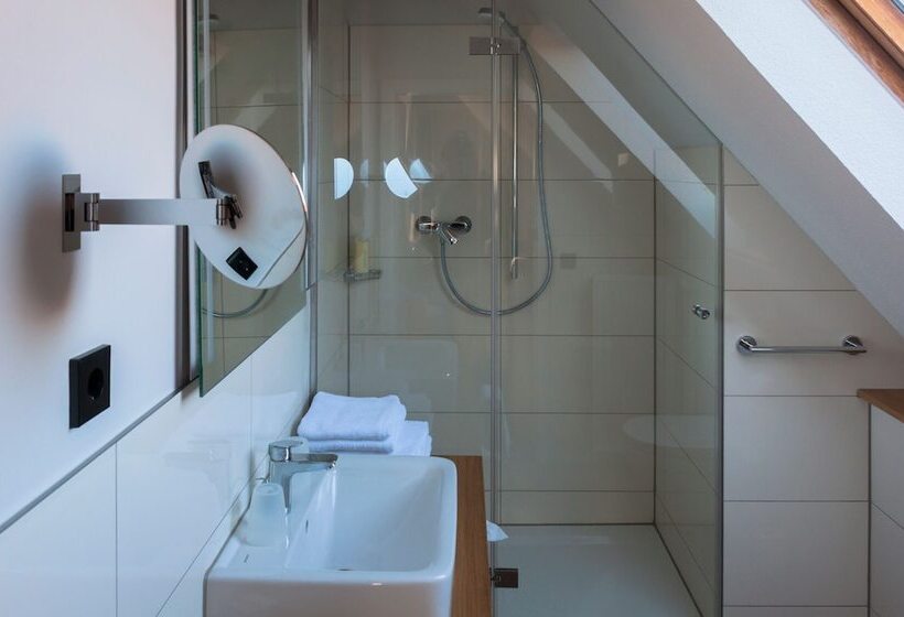 膳宿费 Lindenhof Hotel Garni