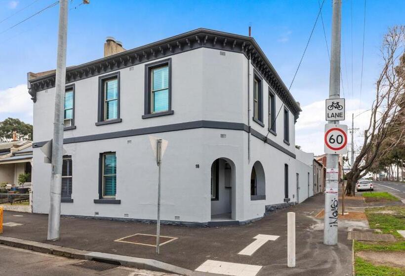 פנסיון Work Sleep Live Melbourne