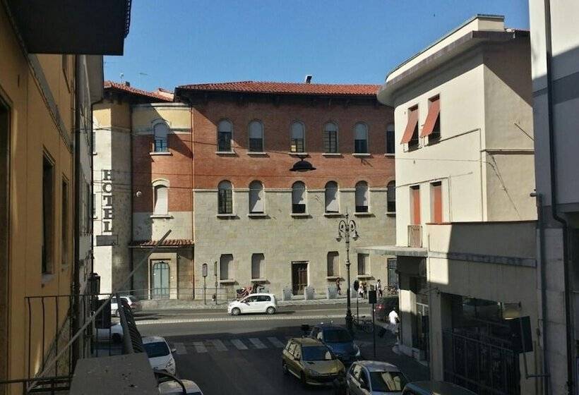 Pisa Train Station Hostel