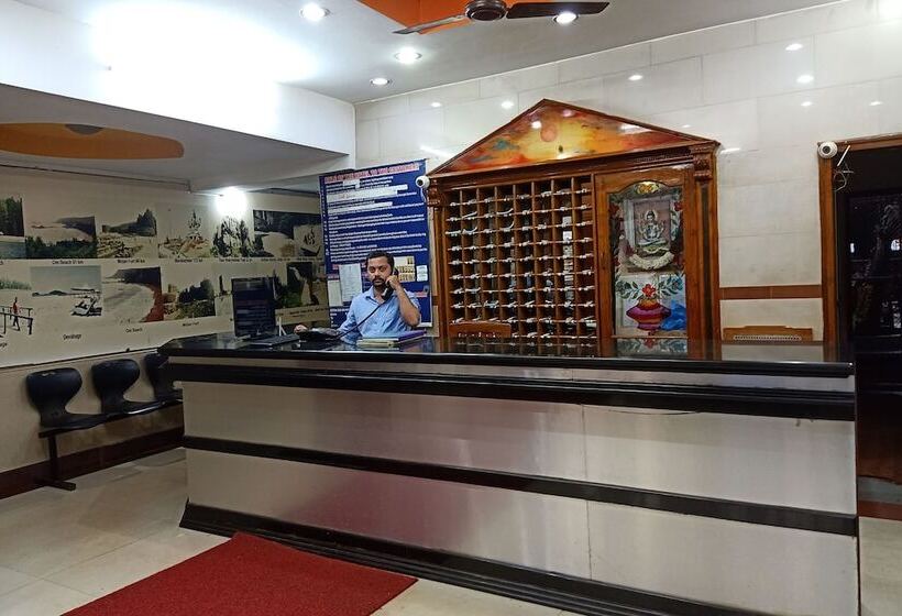 Spot On 45084 Hotel Navaratna Deluxe