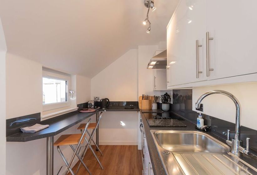 The Old Net Store   Cosy Anstruther Studio Flat