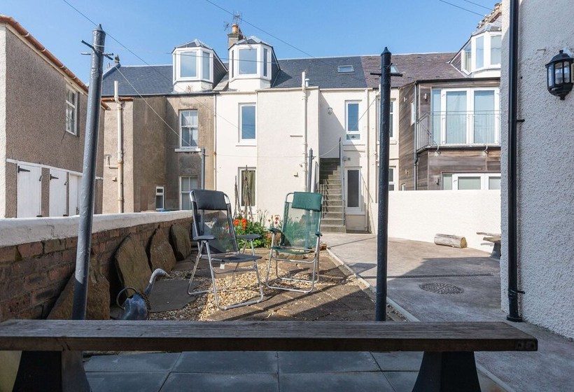 The Old Net Store   Cosy Anstruther Studio Flat