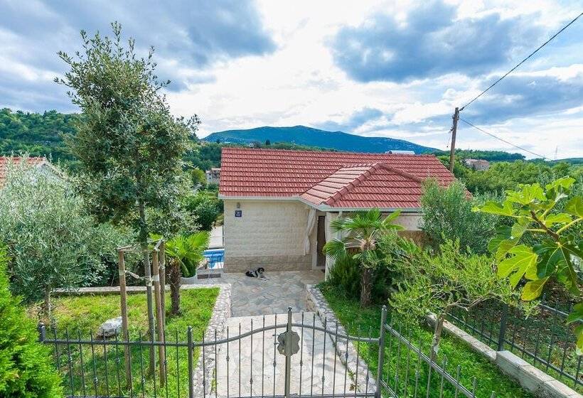 Villa Holiday Home Zvečanje