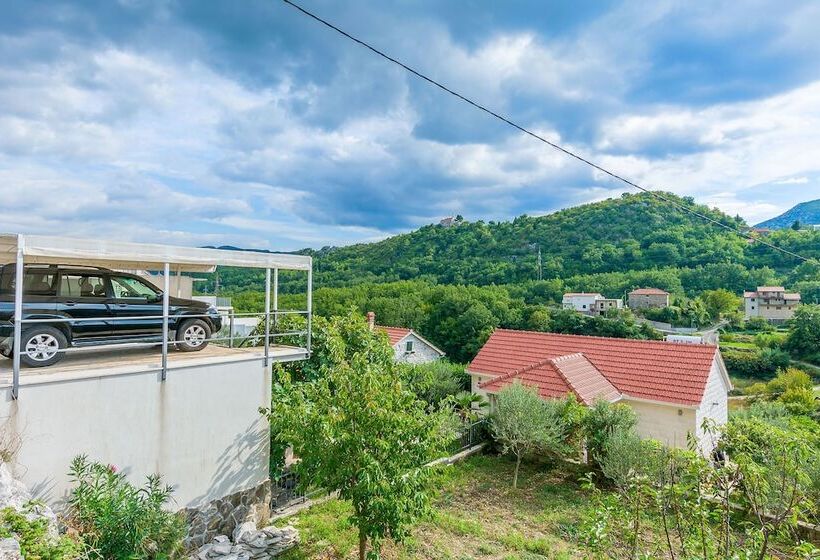 Villa Holiday Home Zvečanje