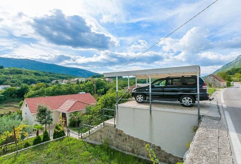 Villa Holiday Home Zvečanje