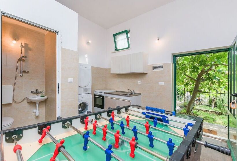 Villa Holiday Home Zvečanje