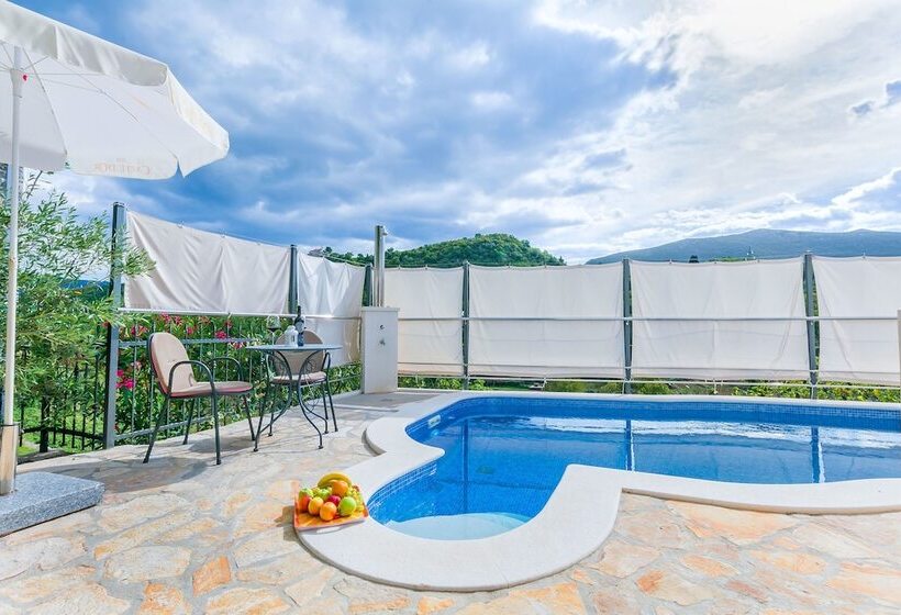 Villa Holiday Home Zvečanje