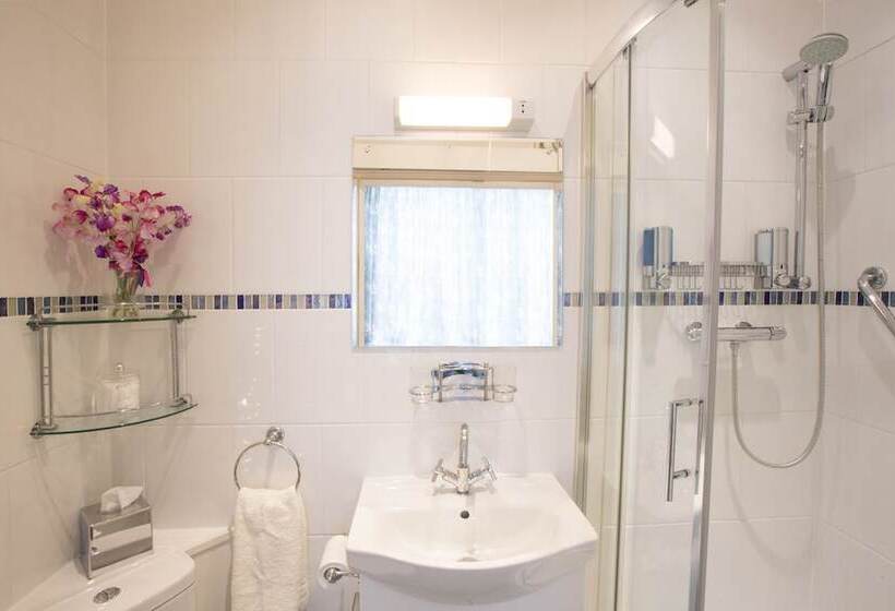 Albany House Bed And Breakfast