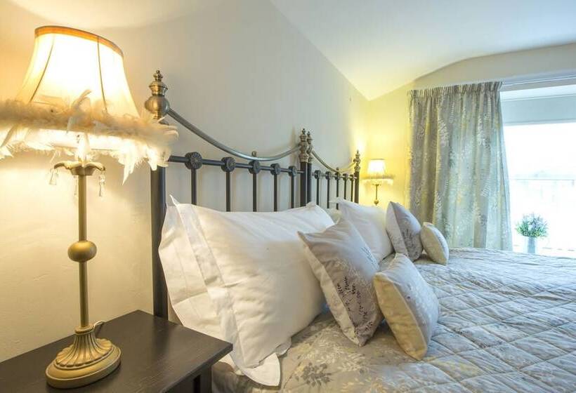 Albany House Bed And Breakfast