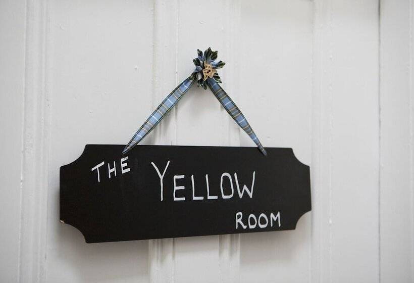 Albany House Bed And Breakfast