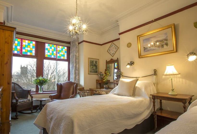 Albany House Bed And Breakfast