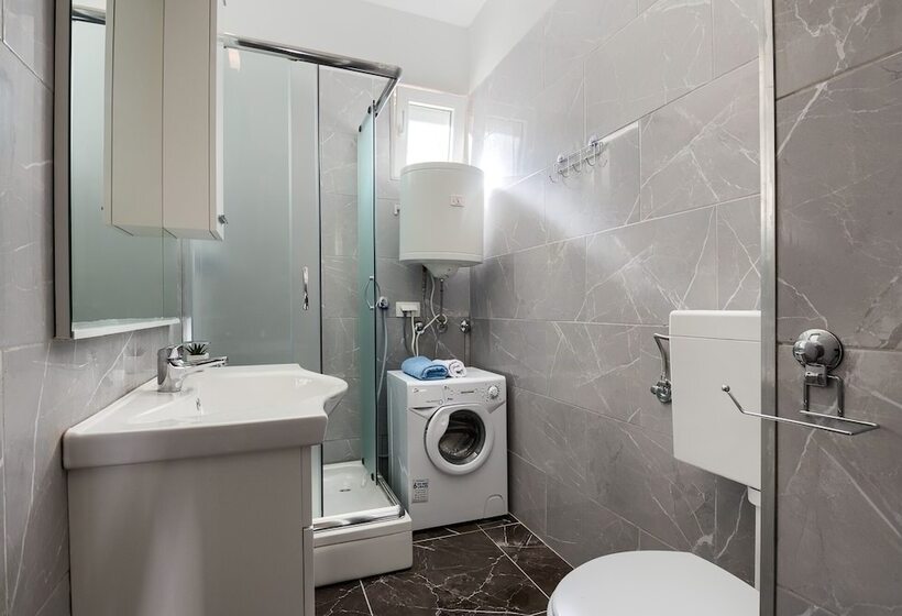 Andrea&leon Apartments