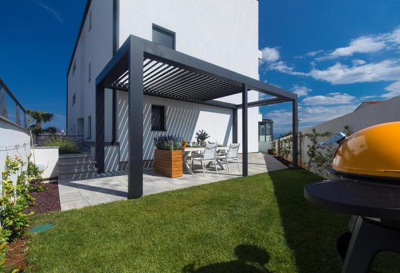 Modern Adora Apartment