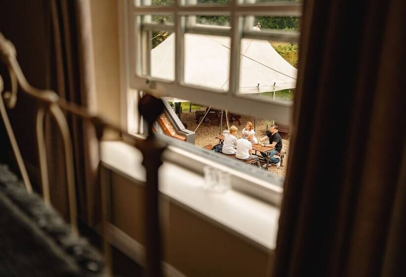 ベッドアンドブレックファースト Wheatacre White Lion