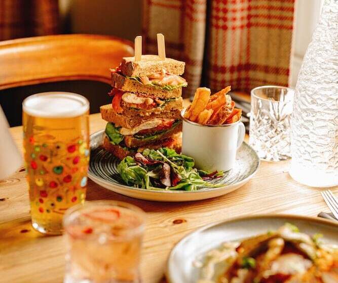 צימר Wheatacre White Lion