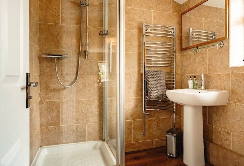 ベッドアンドブレックファースト Wheatacre White Lion