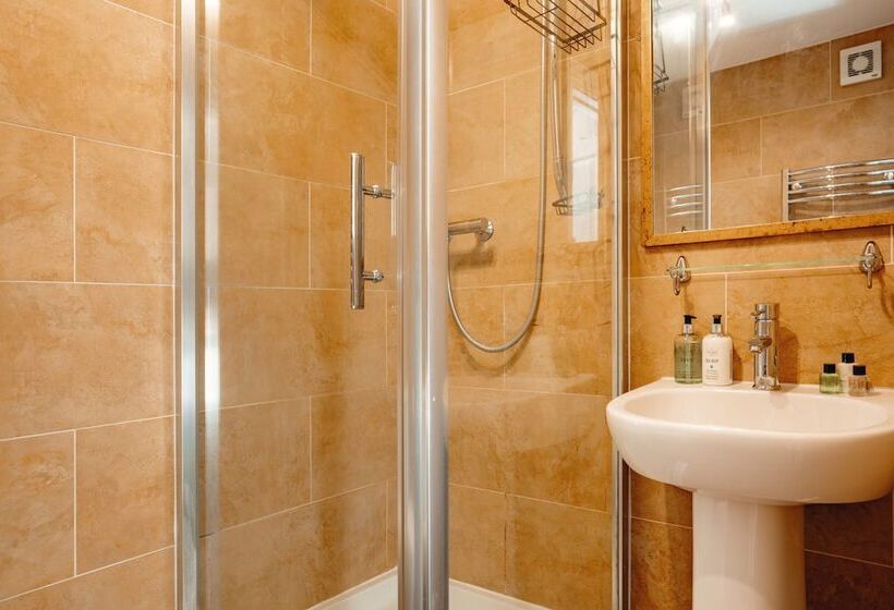 ベッドアンドブレックファースト Wheatacre White Lion