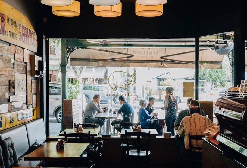 Class, Style And Location In Carlton