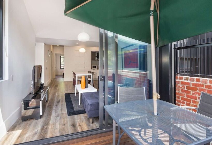 Class, Style And Location In Carlton