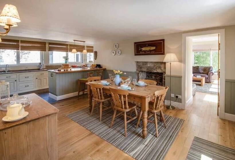 Craigeanie Farmhouse