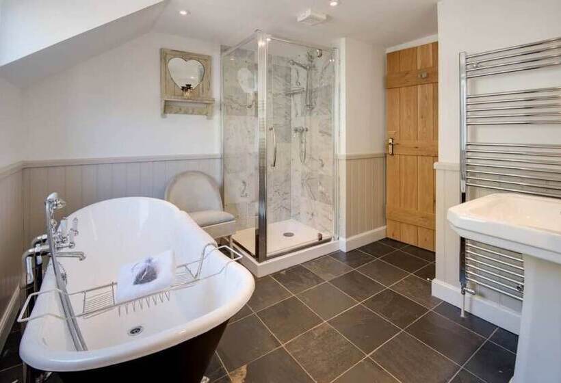 Craigeanie Farmhouse