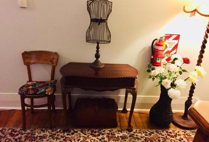 酒店 Albatross Inn Bed & Breakfast