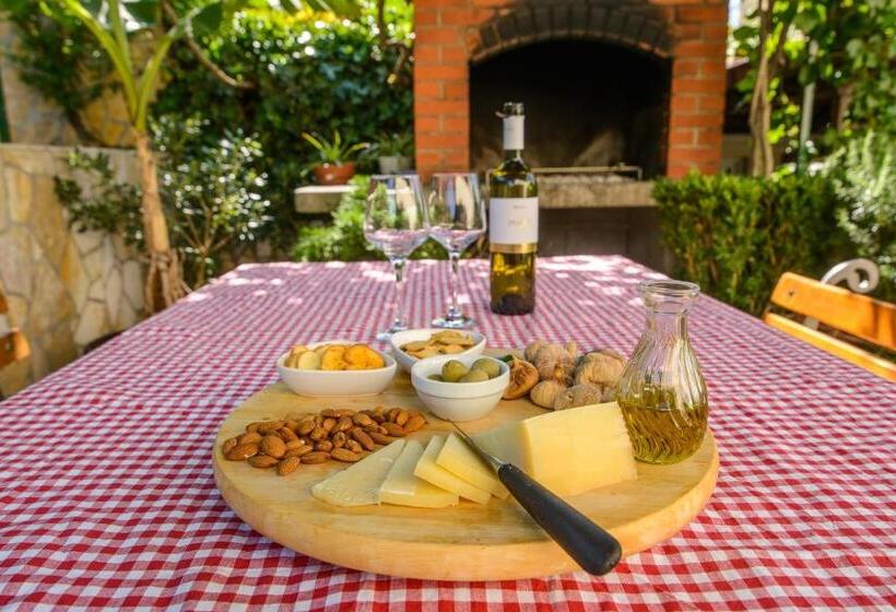 Отель Apartments Kasalo